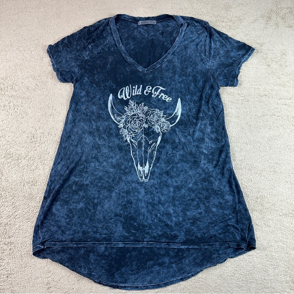Wanderlux Tshirt women’s size M wild and free blue